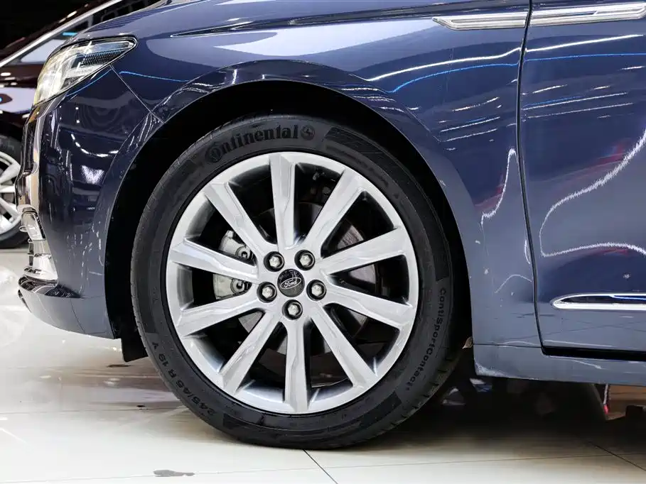 Ford Taurus 2022 — фото 13