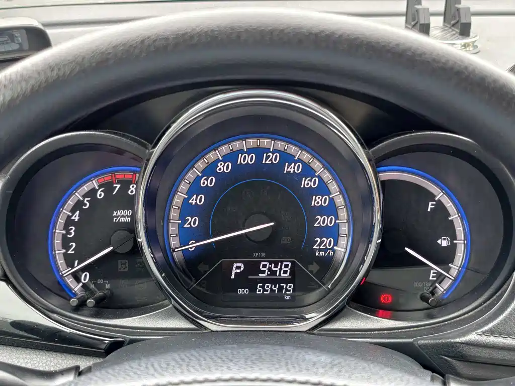 Toyota Yaris L 2016 — фото 17