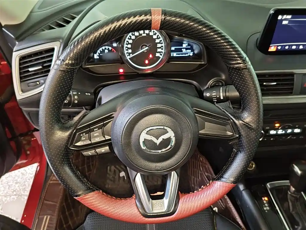 Mazda 3 Axela 2017 — фото 11