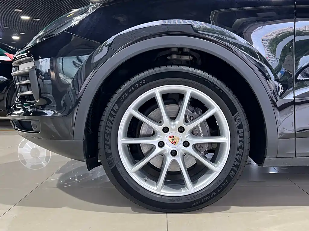 Porsche Cayenne 2020 — фото 10