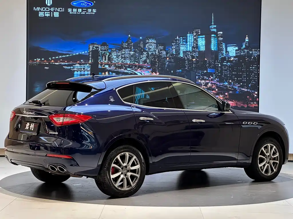 Maserati Levante 2018 — фото 16