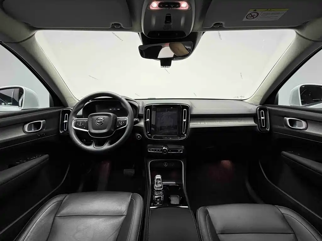 Volvo XC40 2022 — фото 19