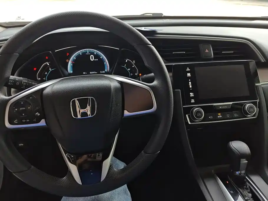 Honda Civic 2018 — фото 12