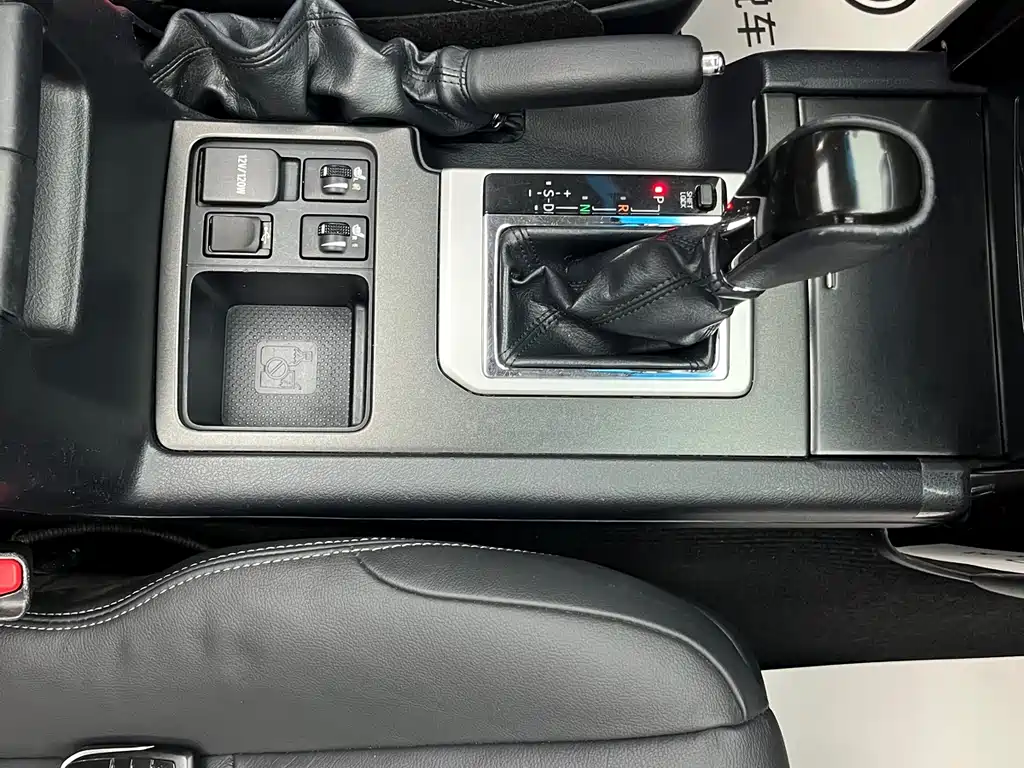 Toyota Prado 2017 — фото 15