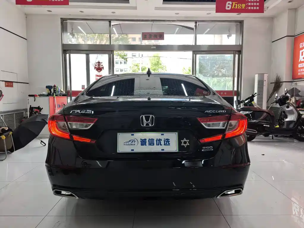 Honda Accord 2018 — фото 12