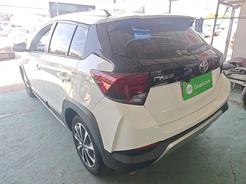 Toyota Yaris L 2020 — фото 5