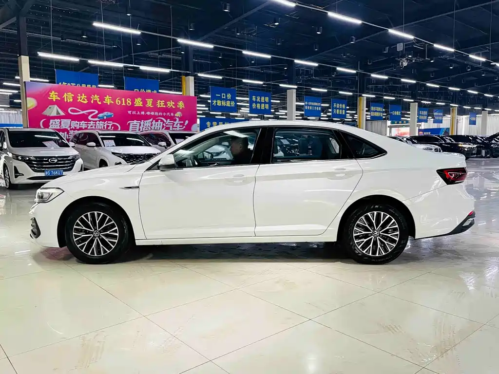 Volkswagen Sagitar 2024