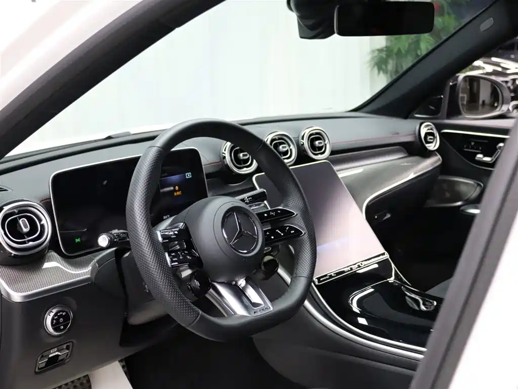 Mercedes-Benz C-Class AMG 2025 — фото 8