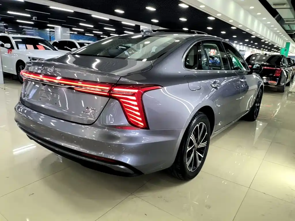 Hongqi H5 PHEV 2025 — фото 7