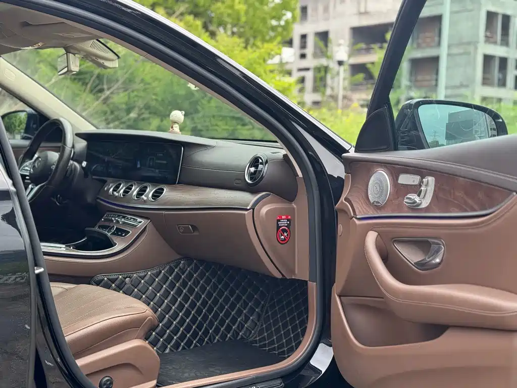 Mercedes-Benz E-Class 2020 — фото 12