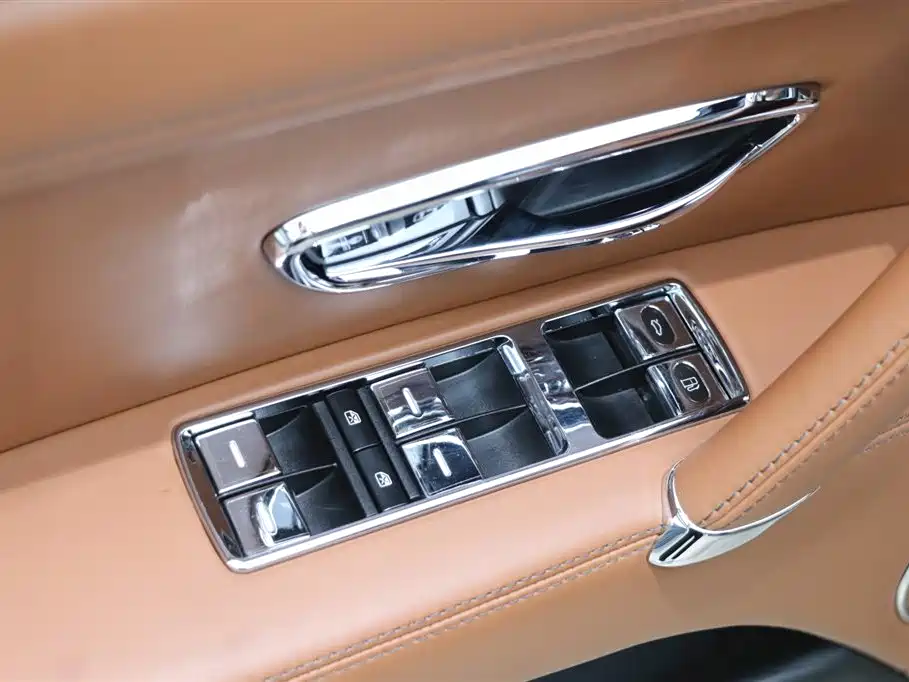 Bentley Flying Spur 2014 — фото 11