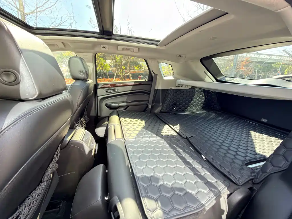 Cadillac SRX 2016 — фото 12