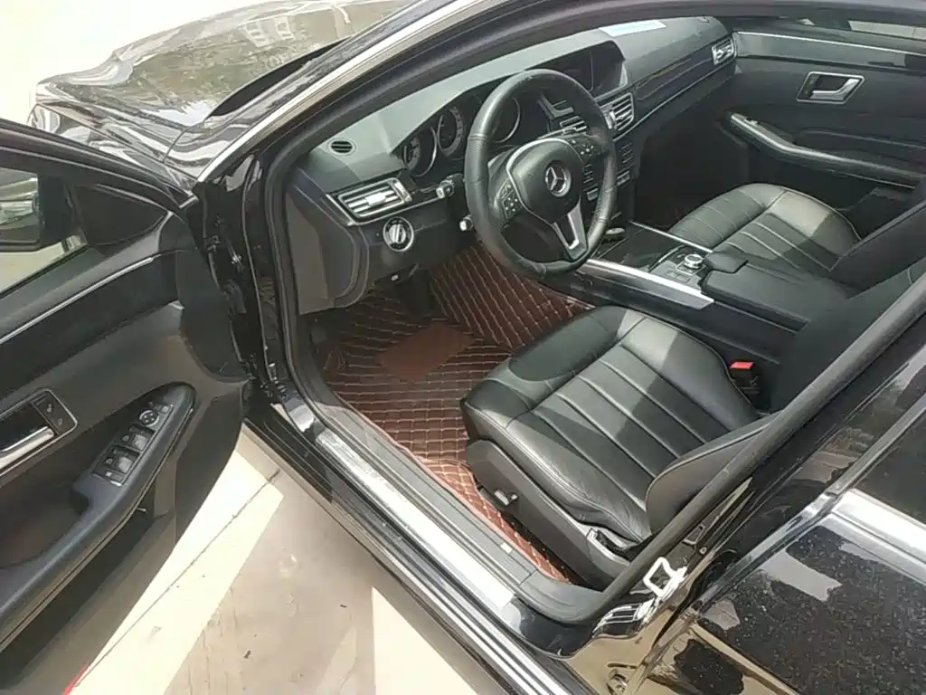 Mercedes-Benz E-Class 2015 — фото 16