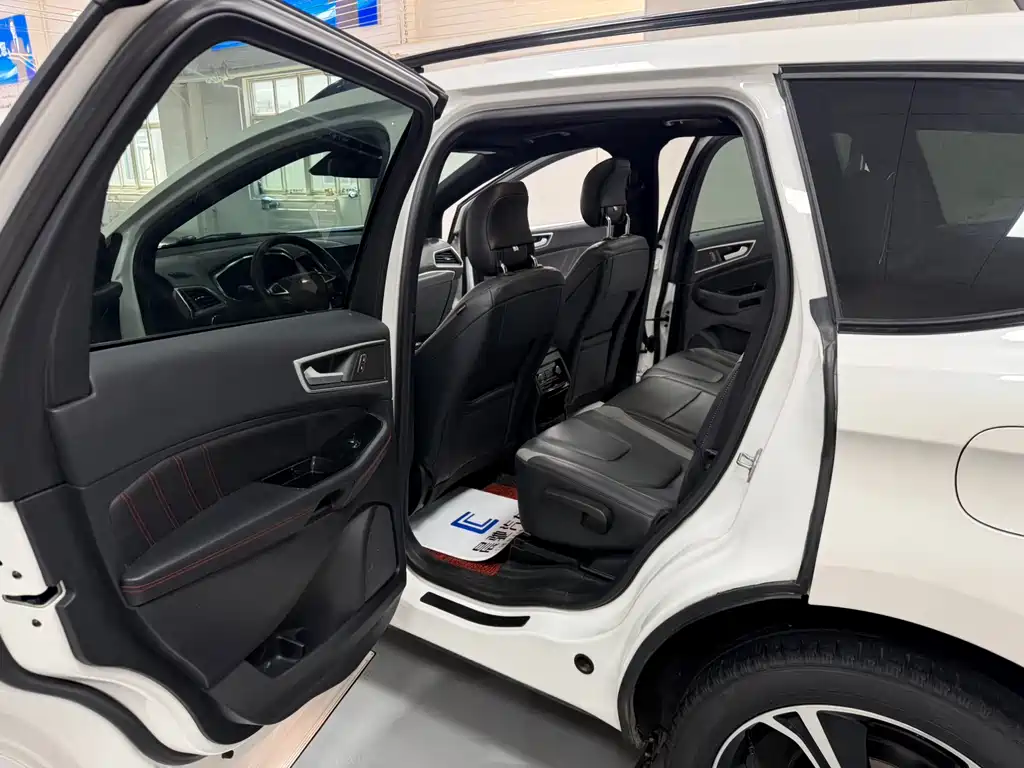Ford Edge 2020 — фото 12