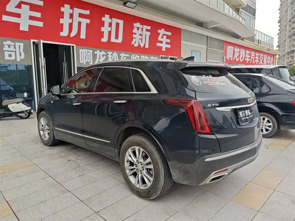 Cadillac XT5 2023 — фото 2