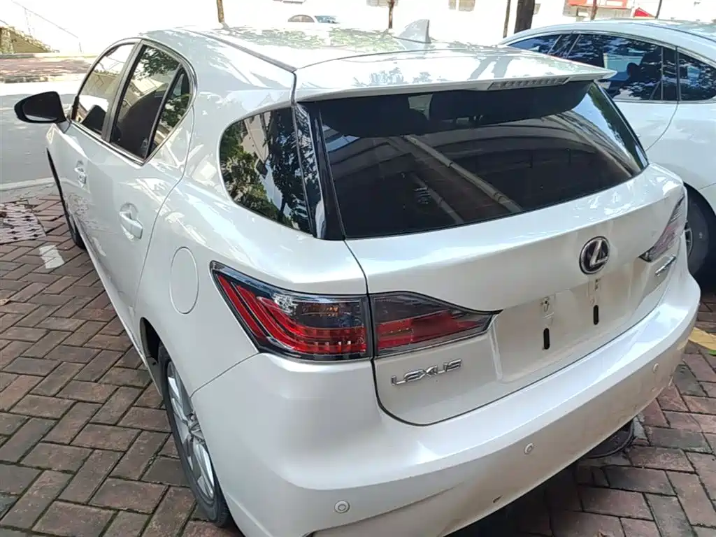 Lexus CT 2015 — фото 5