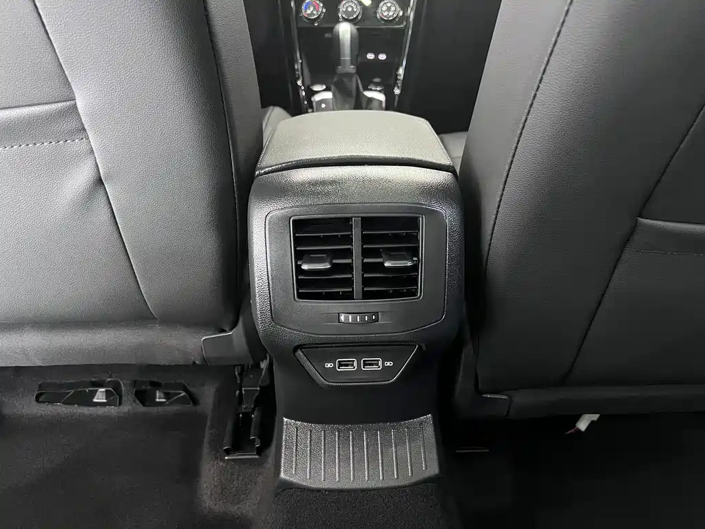 Volkswagen T-Roc 2022 — фото 16