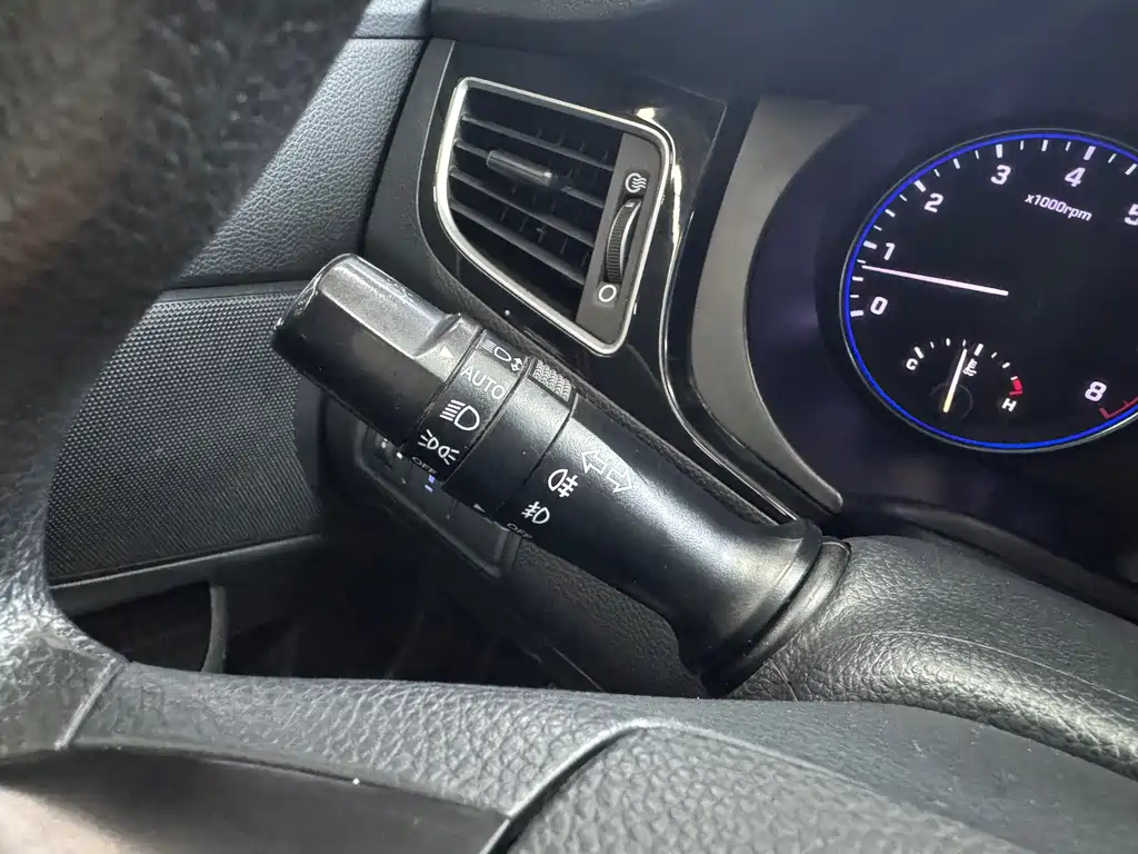 Hyundai Mistra 2015 — фото 17