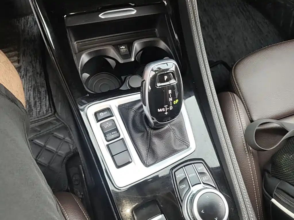 BMW 1 Series 2021 — фото 14