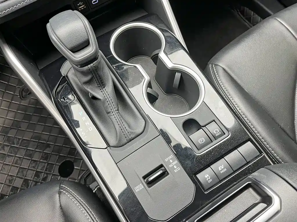 Toyota Highlander 2025 — фото 19