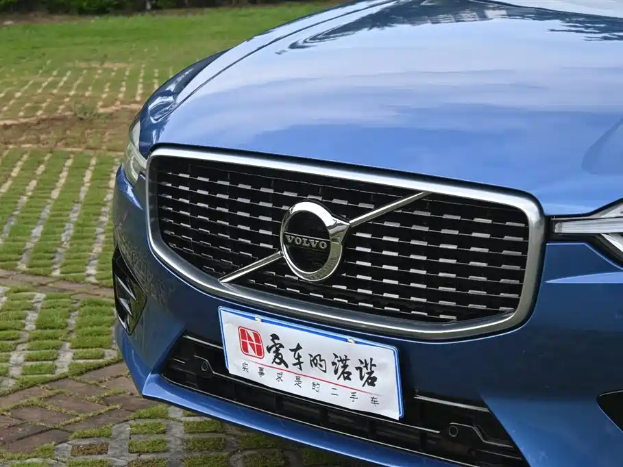 Volvo XC60 2018 — фото 10