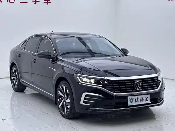 Volkswagen Passat 2024
