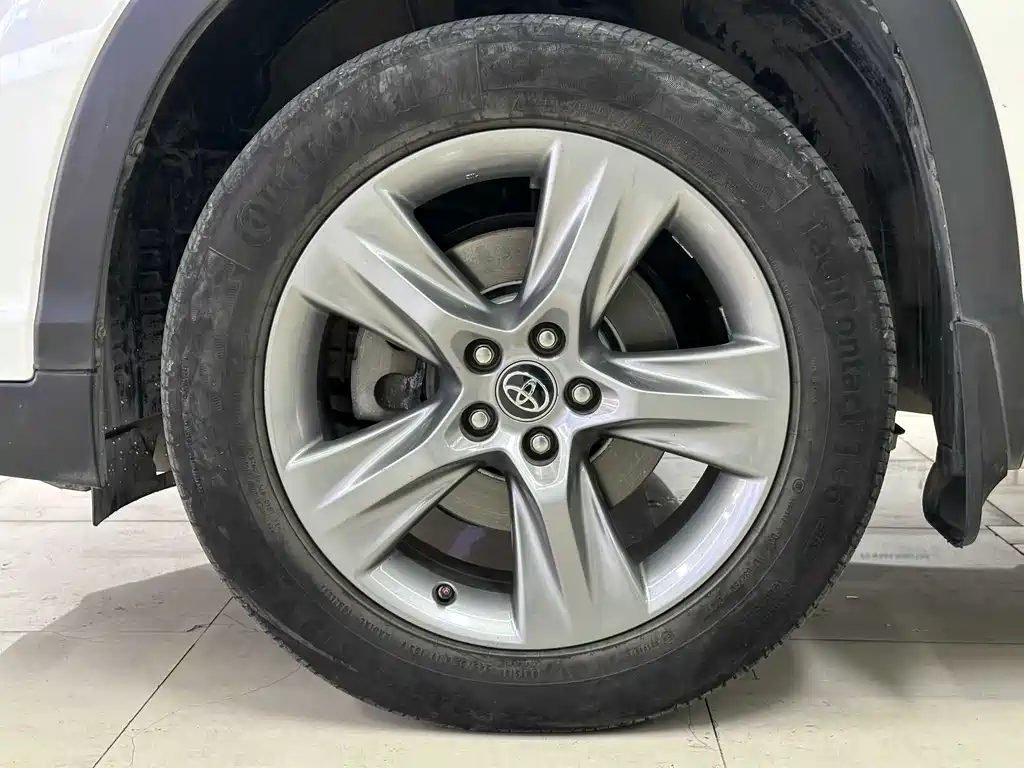 Toyota Highlander 2018 — фото 14