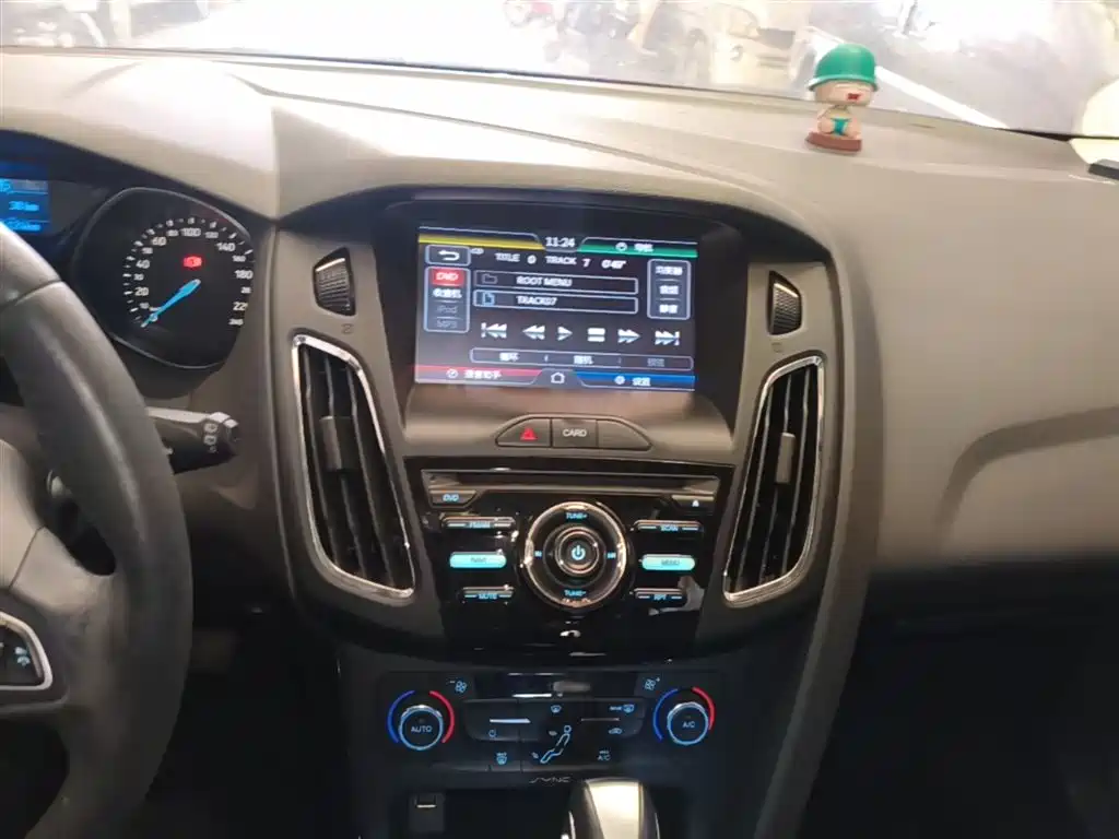 Ford Focus 2016 — фото 13