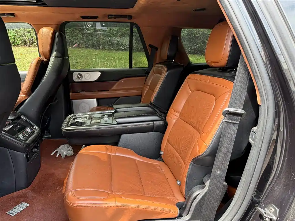 Lincoln Navigator 2021 — фото 10
