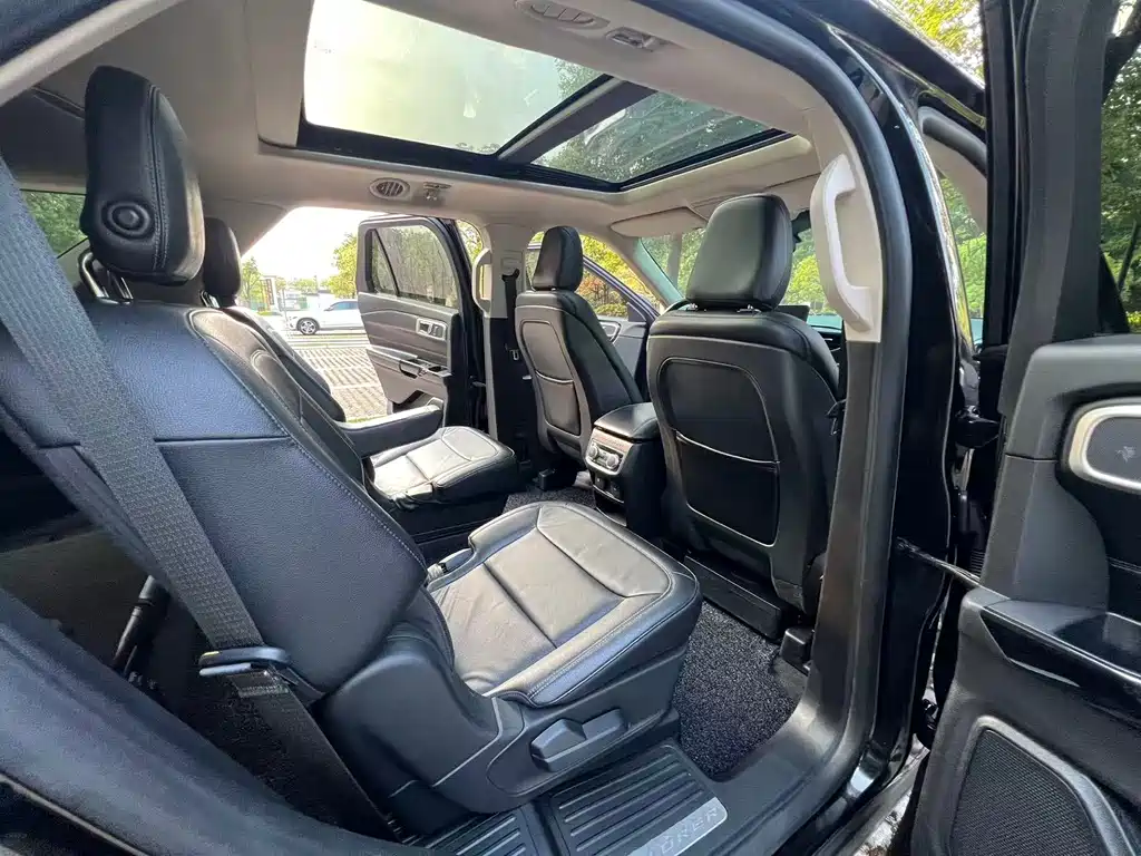 Ford Explorer 2021 — фото 16