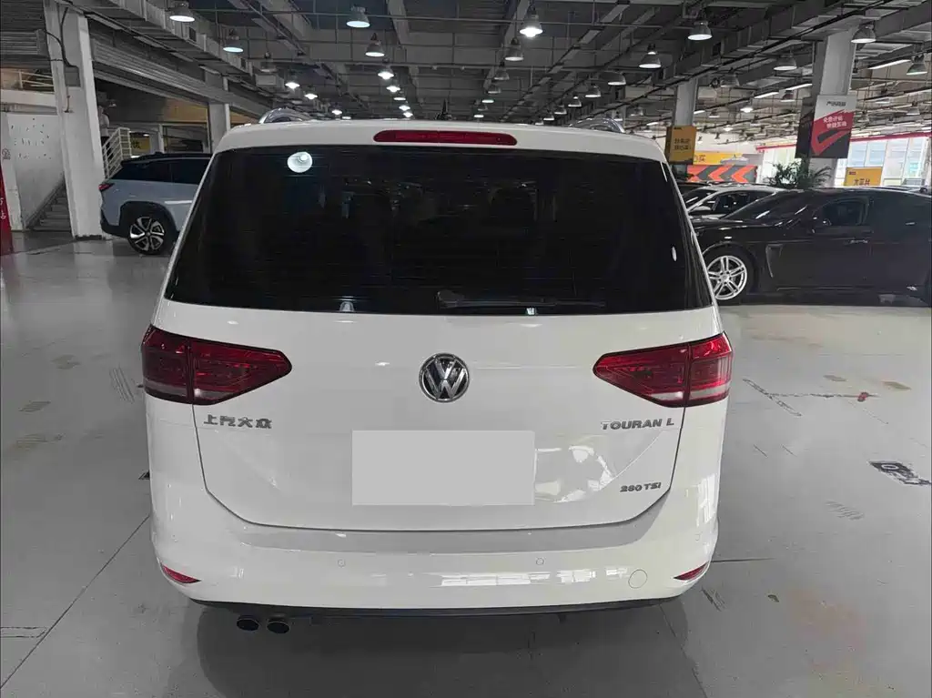 Volkswagen Touran 2018 — фото 19