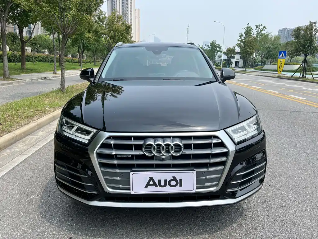 Audi Q5L 2020 — фото 2
