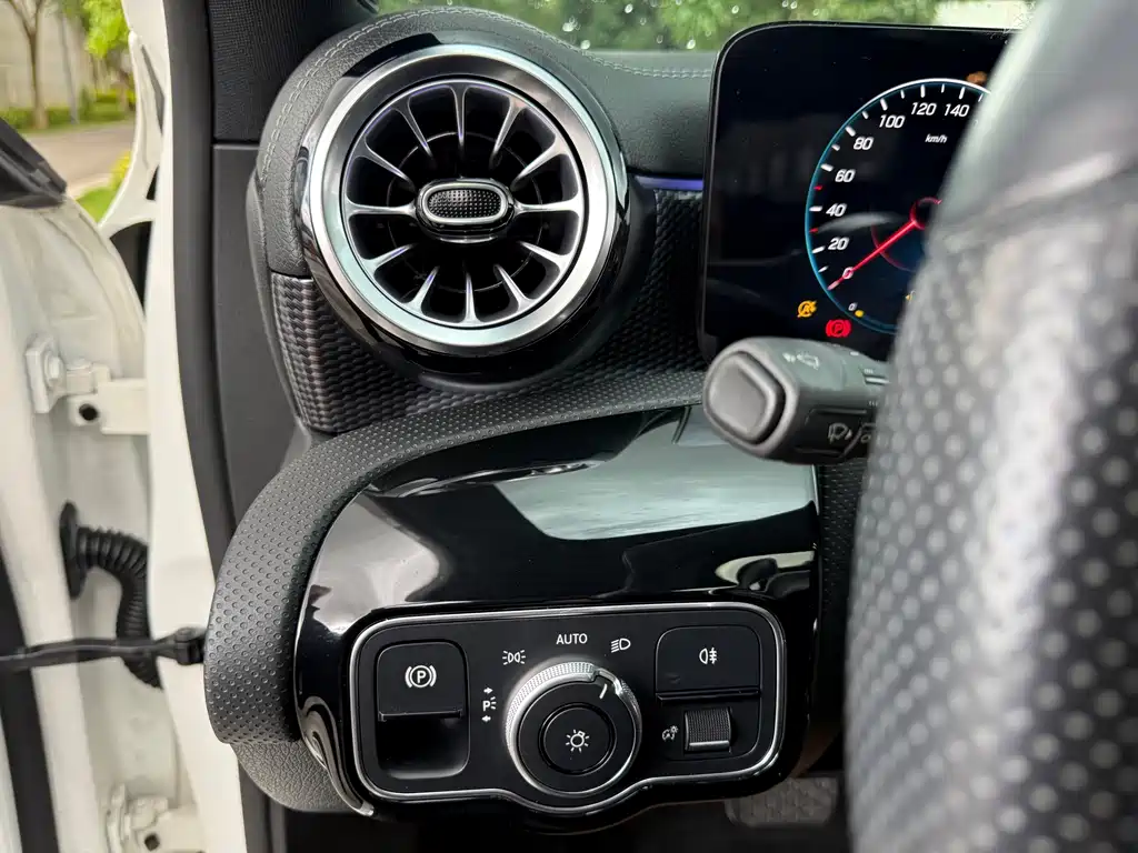 Mercedes-Benz A-Class 2022 — фото 21