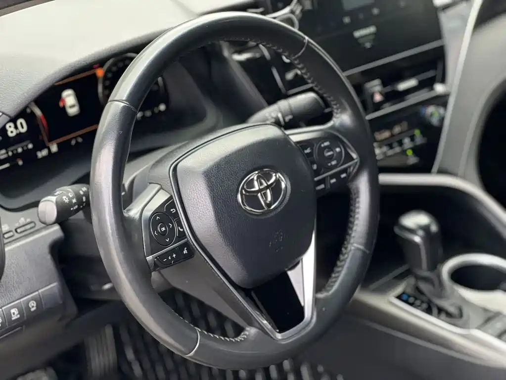 Toyota Camry 2022 — фото 12