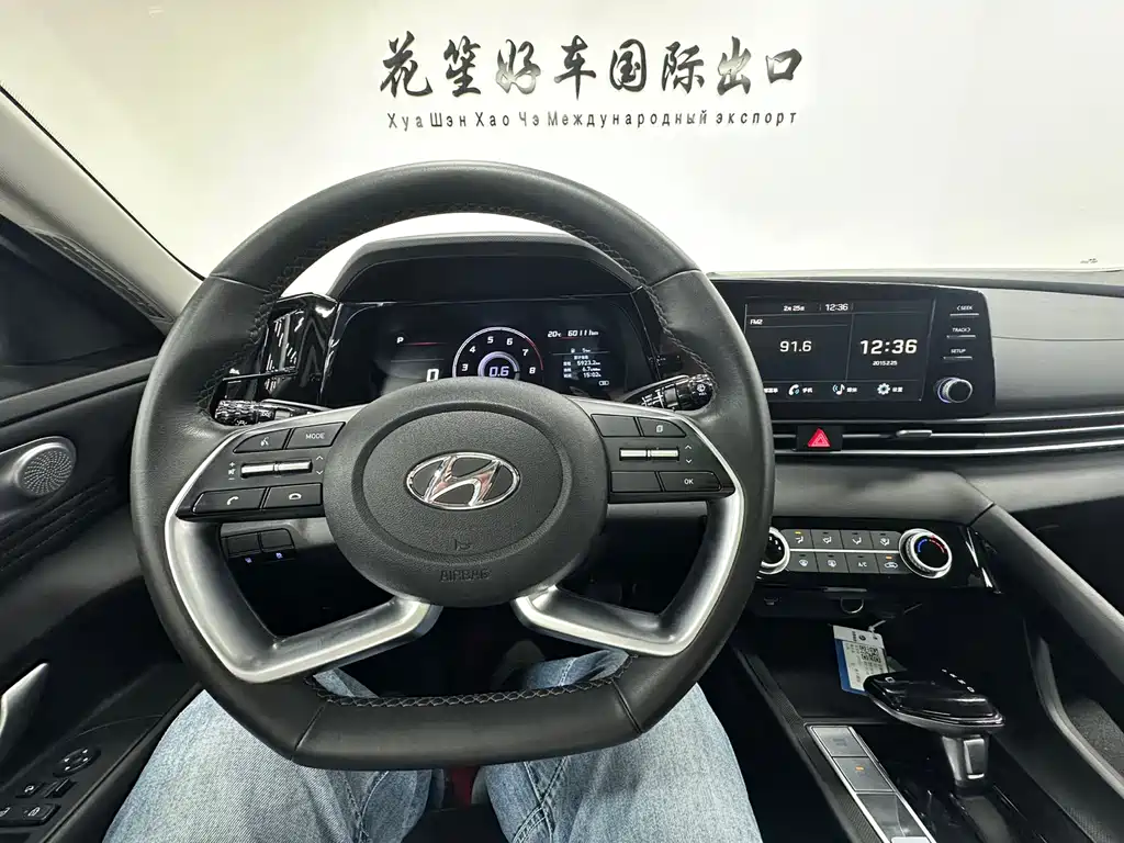Hyundai Elantra 2023 — фото 20