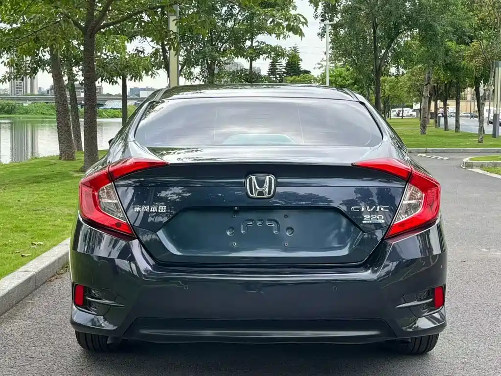Honda Civic 2017 — фото 9