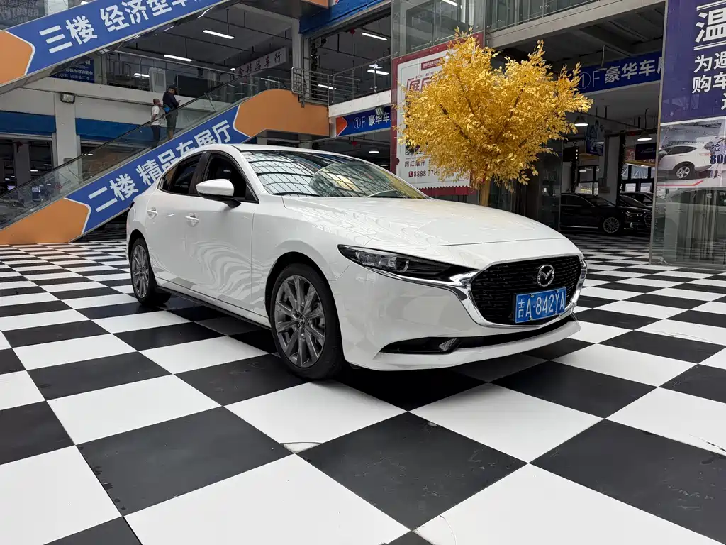 Mazda 3 Axela 2022