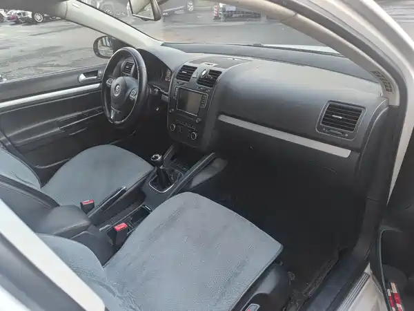 Volkswagen Sagitar 2011
