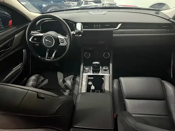 Jaguar XFL 2021