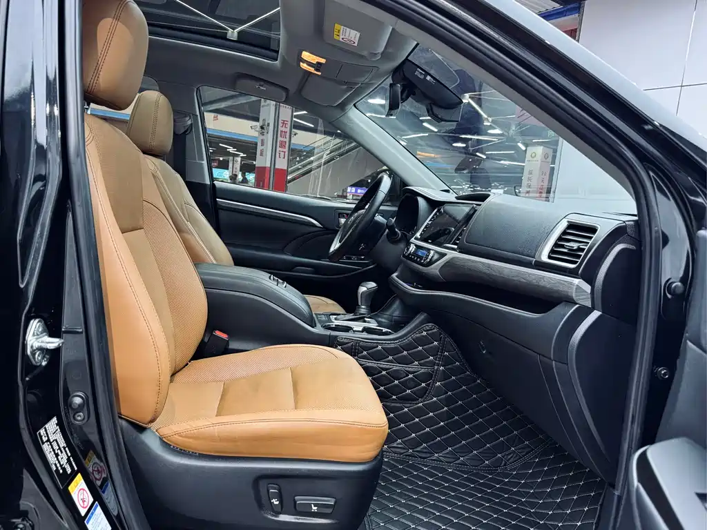 Toyota Highlander 2020 — фото 17