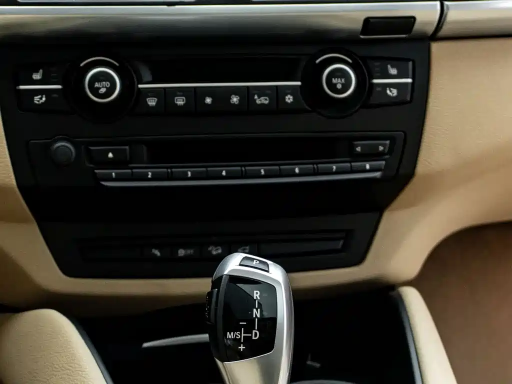 BMW X6 2010 — фото 14