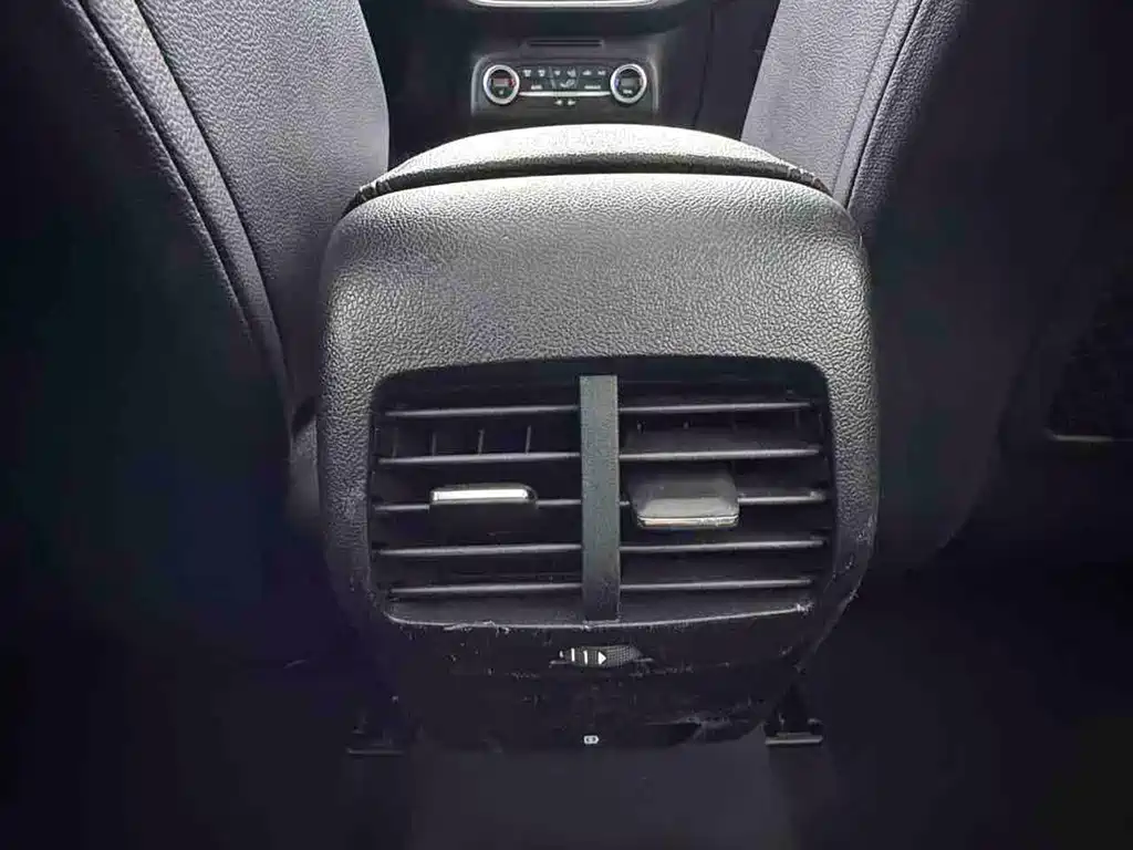 Ford Focus 2020 — фото 17