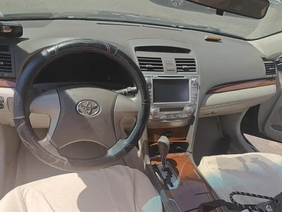 Toyota Camry 2013 — фото 12