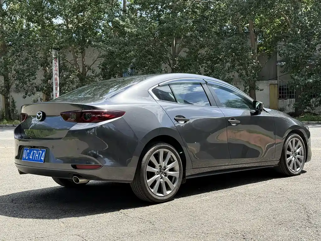 Mazda 3 Axela 2023 — фото 25