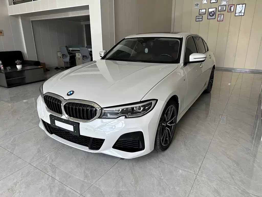 BMW 3 Series 2021 — фото 1
