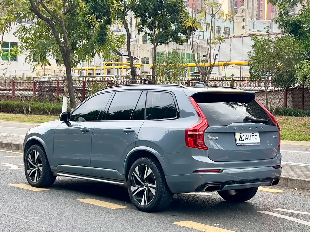 Volvo XC90 2020 — фото 5