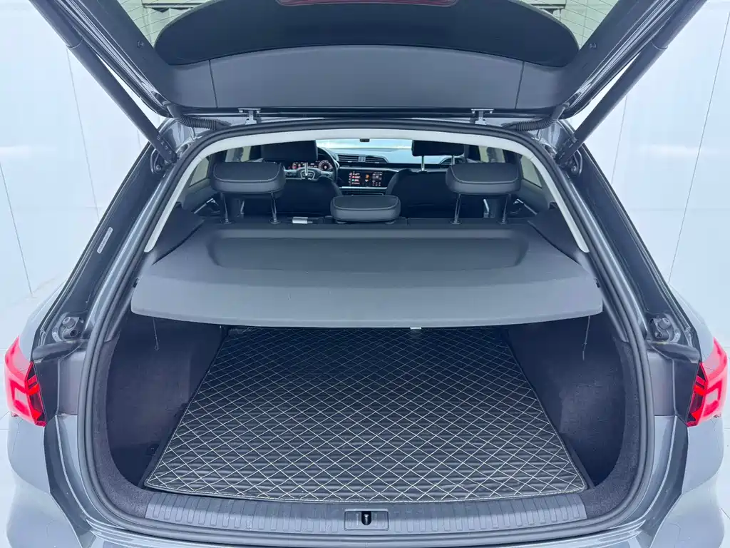 Audi Q3 2022 — фото 17