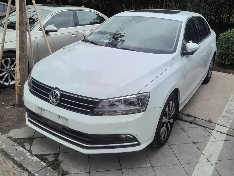 Volkswagen Sagitar 2018