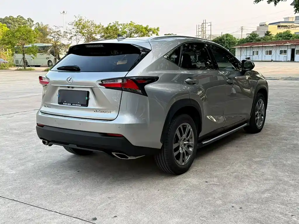 Lexus NX 2015 — фото 12
