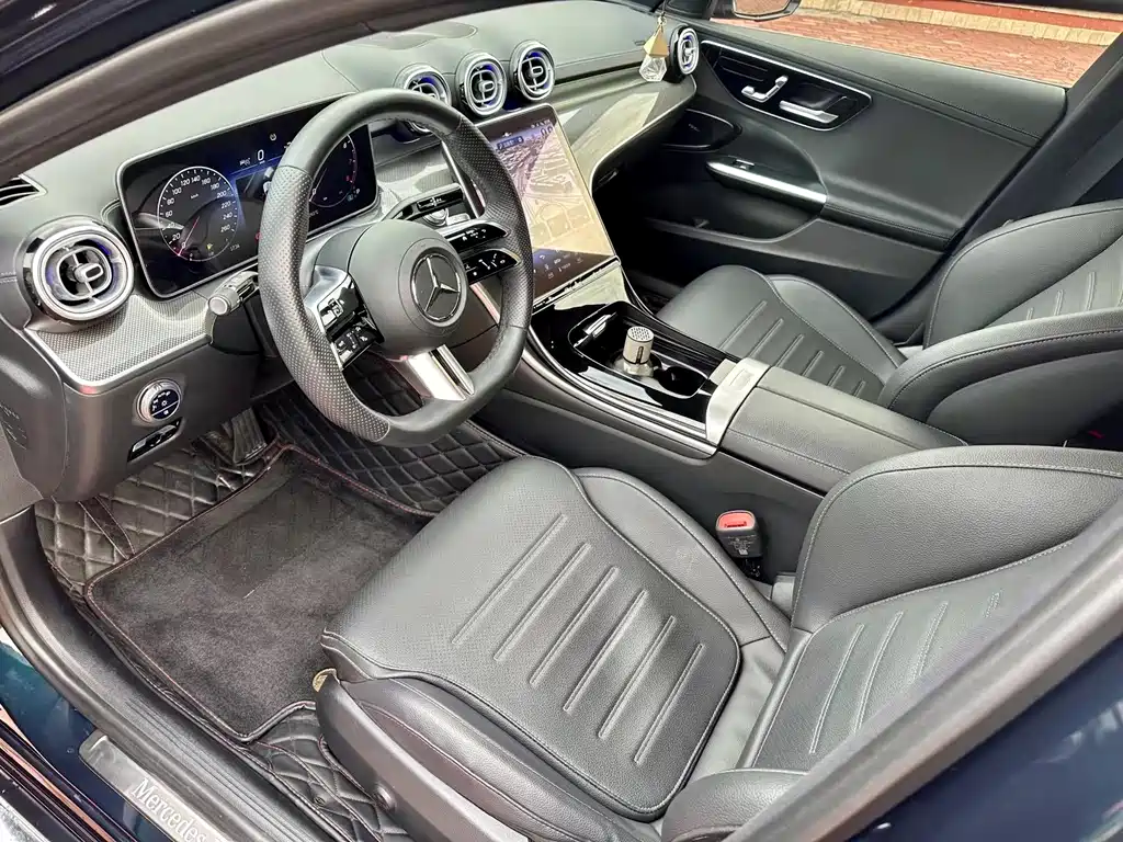 Mercedes-Benz C-Class 2023 — фото 6